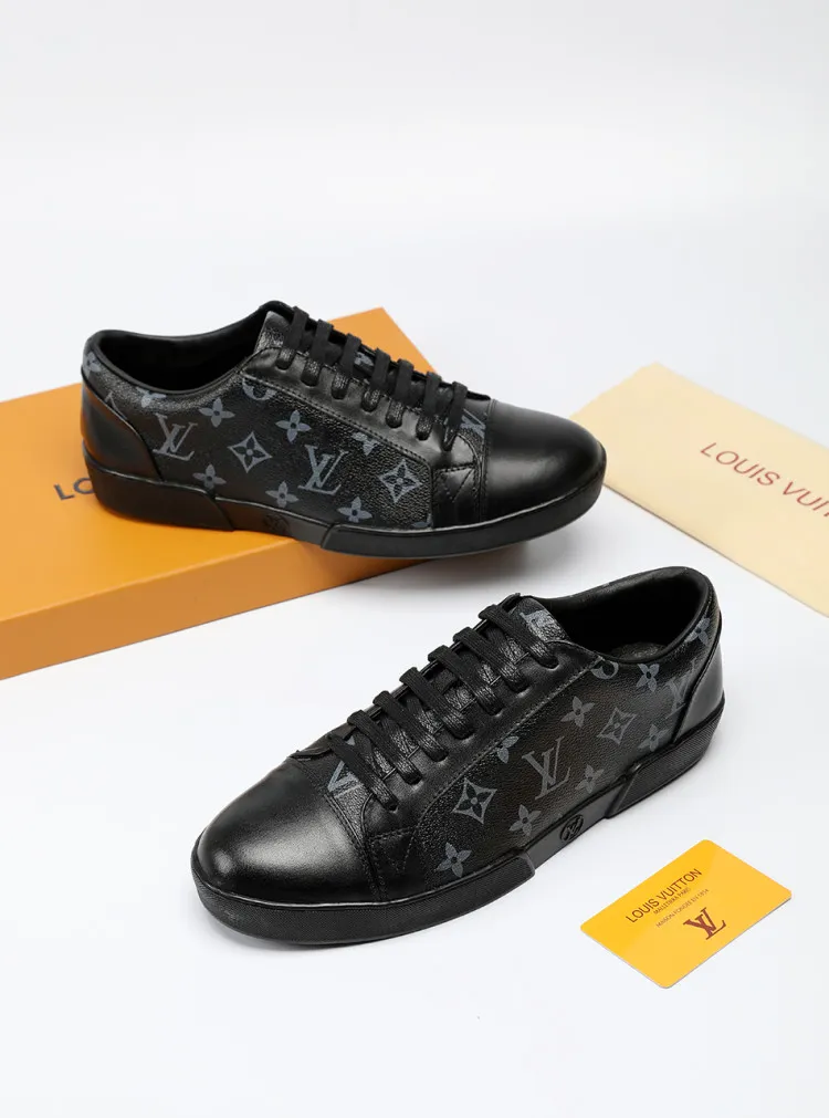 Factory price: 360💰LV official website popular series🔥🔥: 2 production, selected high-end imported cowhide, sheepskin lining sheepskin pads, paired with Louis Vuitton Monogram Ecli men's shoes 💰se canvas and pure black rubber soles, the ultimate simple design, the perfect interpretation of the latest inspiration for shoes, the integration of classics and fashion, high-end quality, worthy of your possession. The bottom car line will never be unglued🏆🏆🏆Welcome all sellers to sell in the picture above. We can send one piece on behalf of you. The code number is 38-44 (45 codes can be customized)